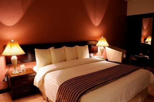 Tulip Inn Hawar Beach Manama Room photo